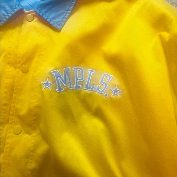 L.A. LAKERS  THROW BACK VINTAGE  JACKET REVERSE-ABLE - Picture 4 of 9